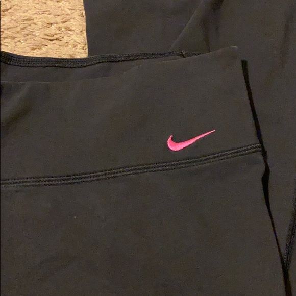 Nike women’s pants - Picture 2 of 4